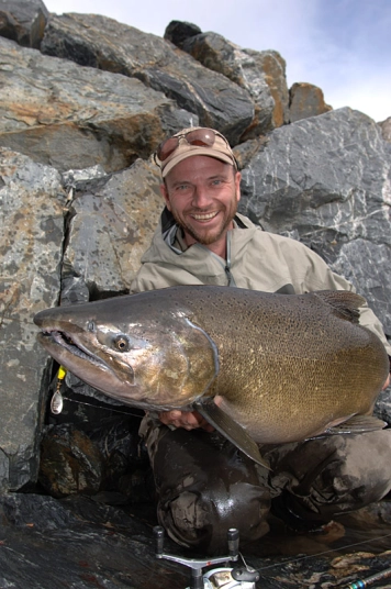 Monster fish! Monster fish!